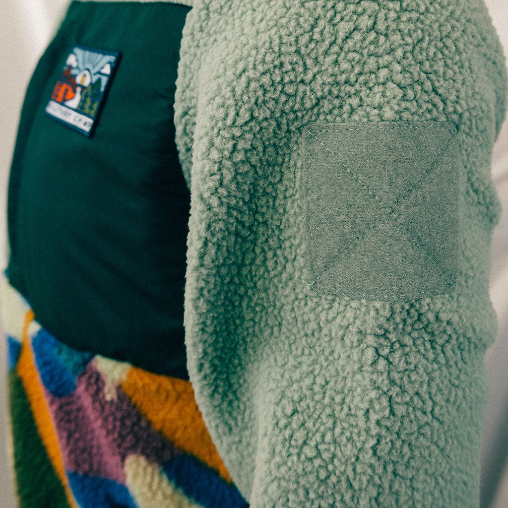 Out There Hooded Recycled Sherpa Fleece Jacket (Banana Camo Heather/Olive)